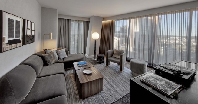 Executive Suite | The Monarch Hotel